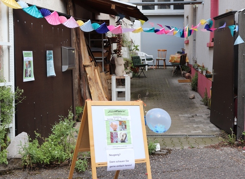 2.Eingang wohnARTgalerie und Holzlager