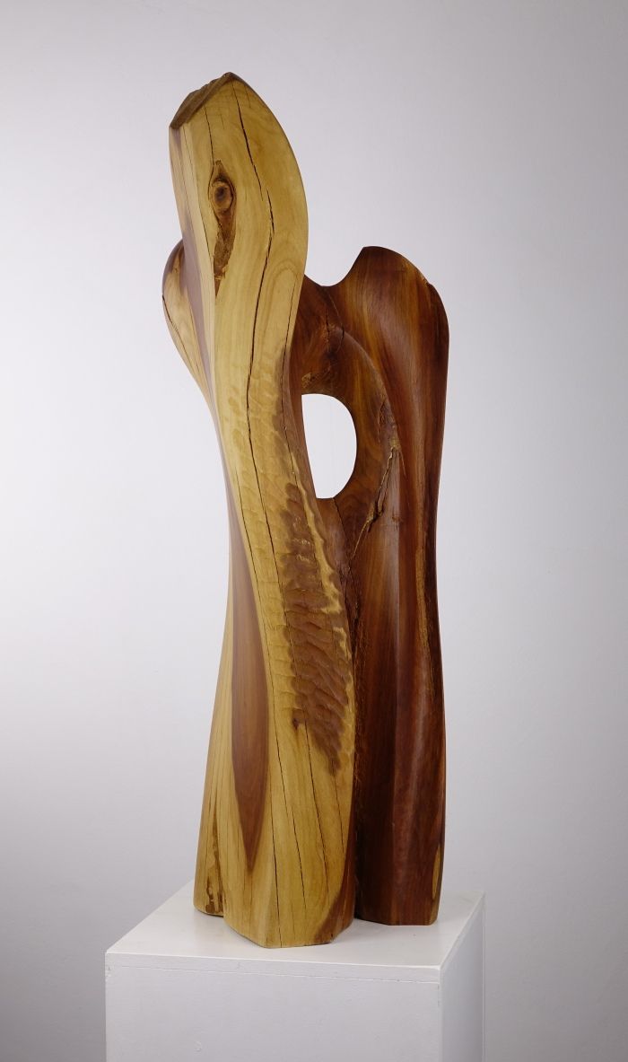 Skulptur von Barbara Guthy aus Zwetschgenholz: Mandorla