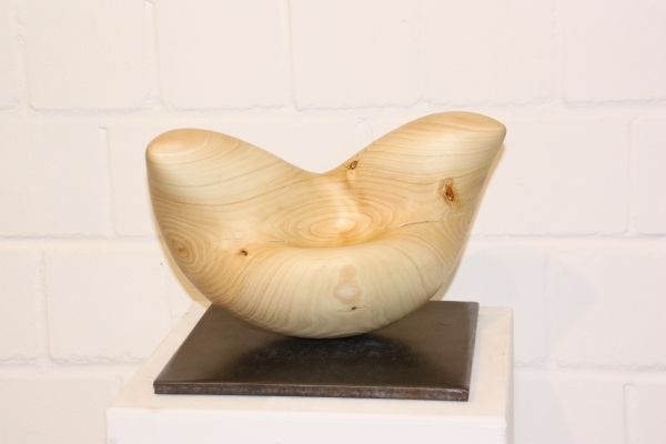 Holz-Skulptur von Barbara Guthy: Spiel mit mir