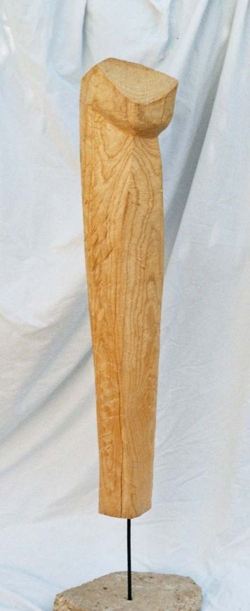 Skulptur von Barbara Guthy aus Eschenholz: Gelassenheit